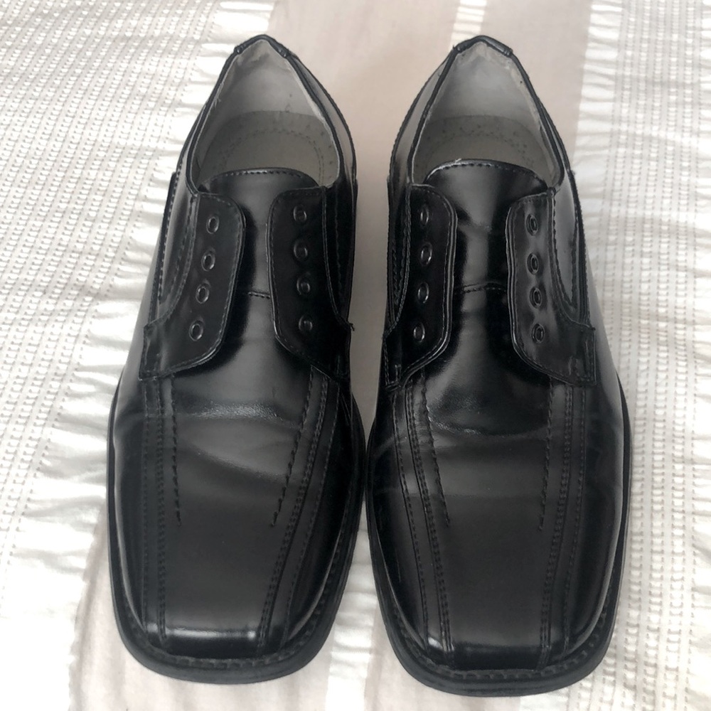 Stacy Adam’s Boys Dress Shoes. Size 2 in Black